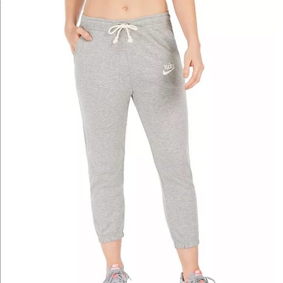 NEW Nike Women's Gym Vintage Cropped Sweatpants - Picture 3 of 5